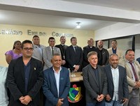 Câmara Municipal de Caaporã recebe Bispo Auxiliar da Paraíba em solenidade marcada por homenagens